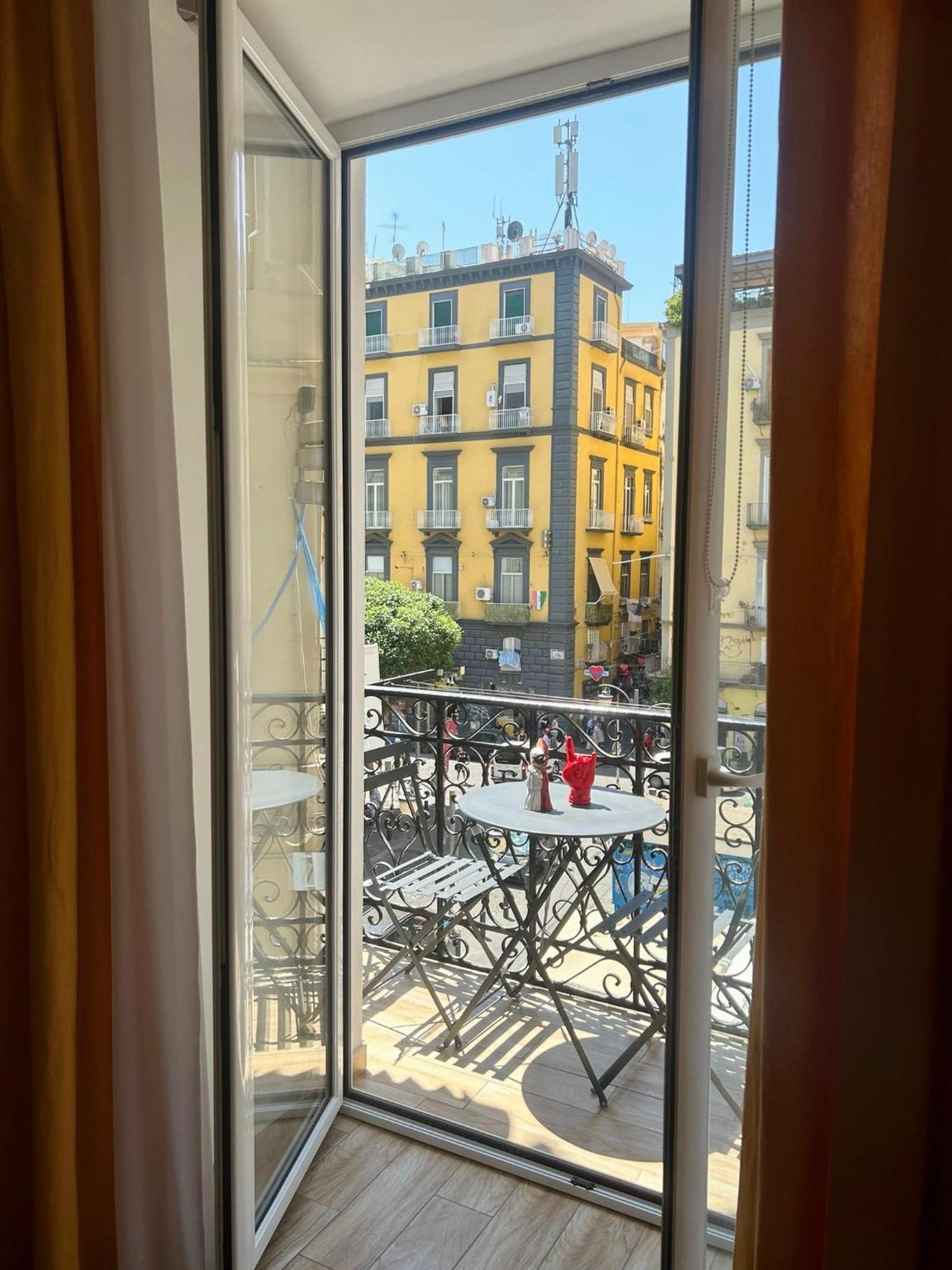 Mia Napoli Bed & Breakfast Bagian luar foto